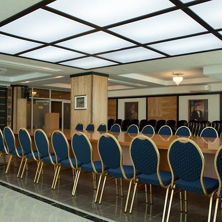 Jumbaktas Astana Hotel Екстер'єр фото