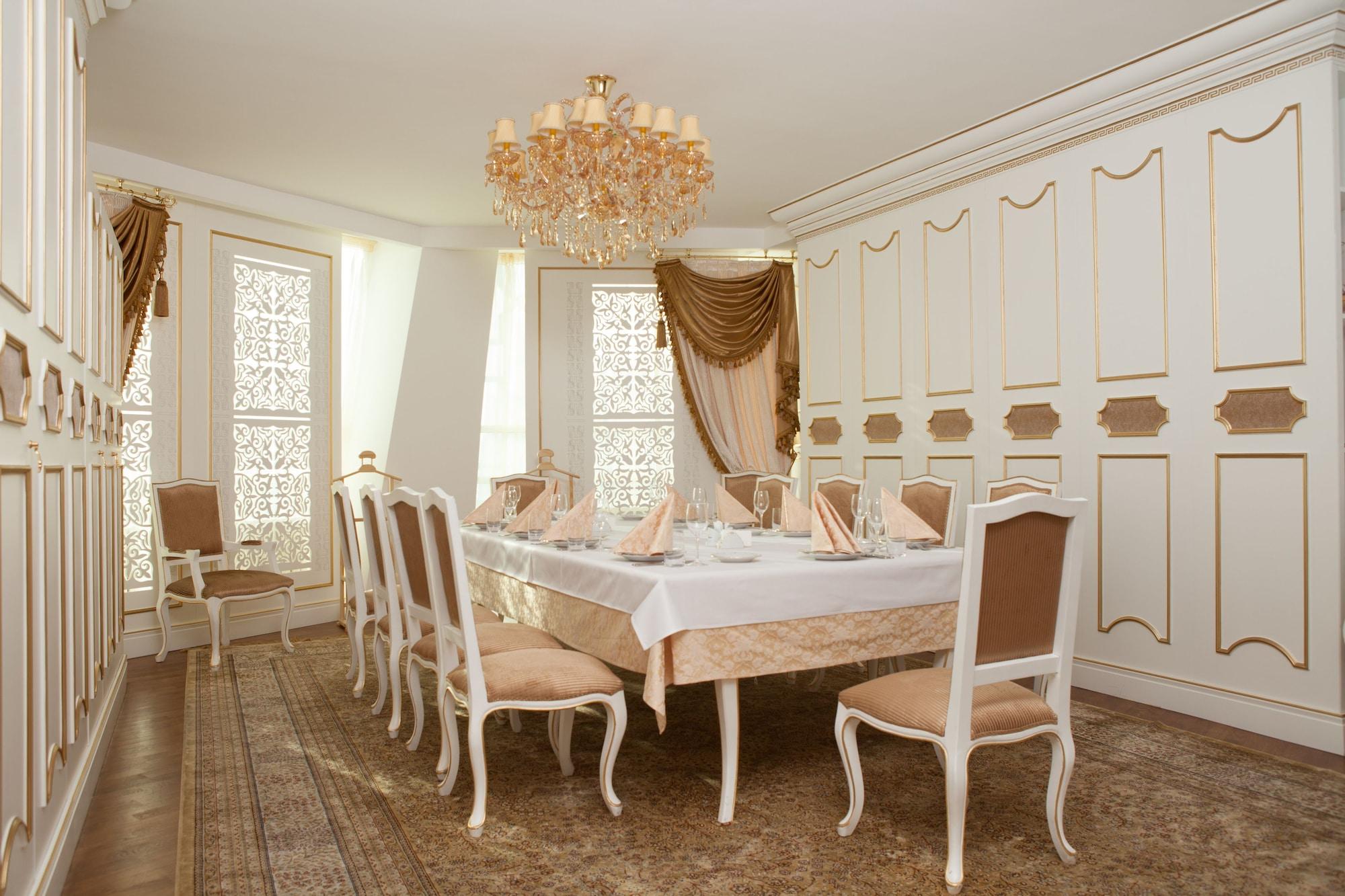 Jumbaktas Astana Hotel Екстер'єр фото