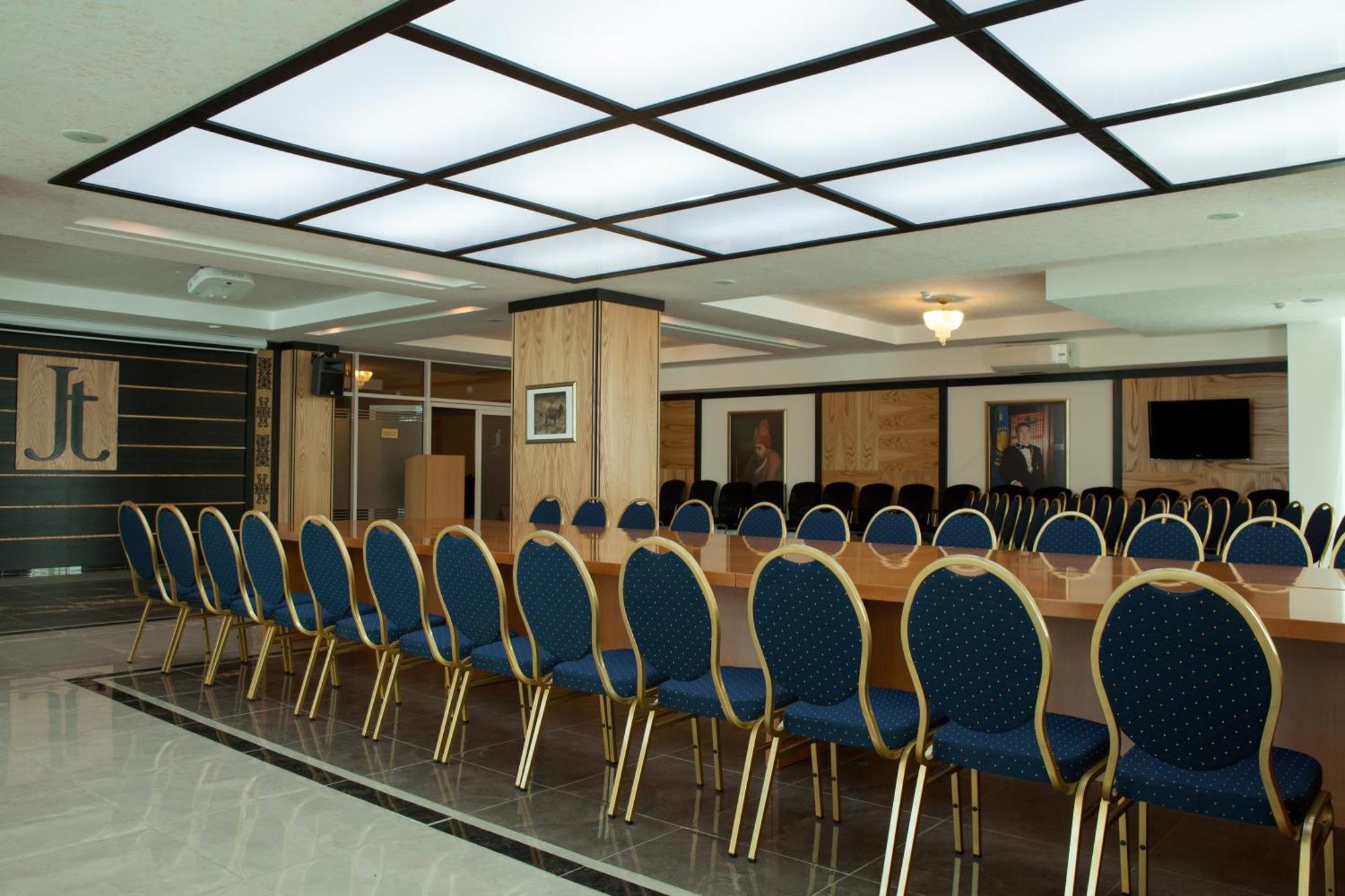 Jumbaktas Astana Hotel Екстер'єр фото