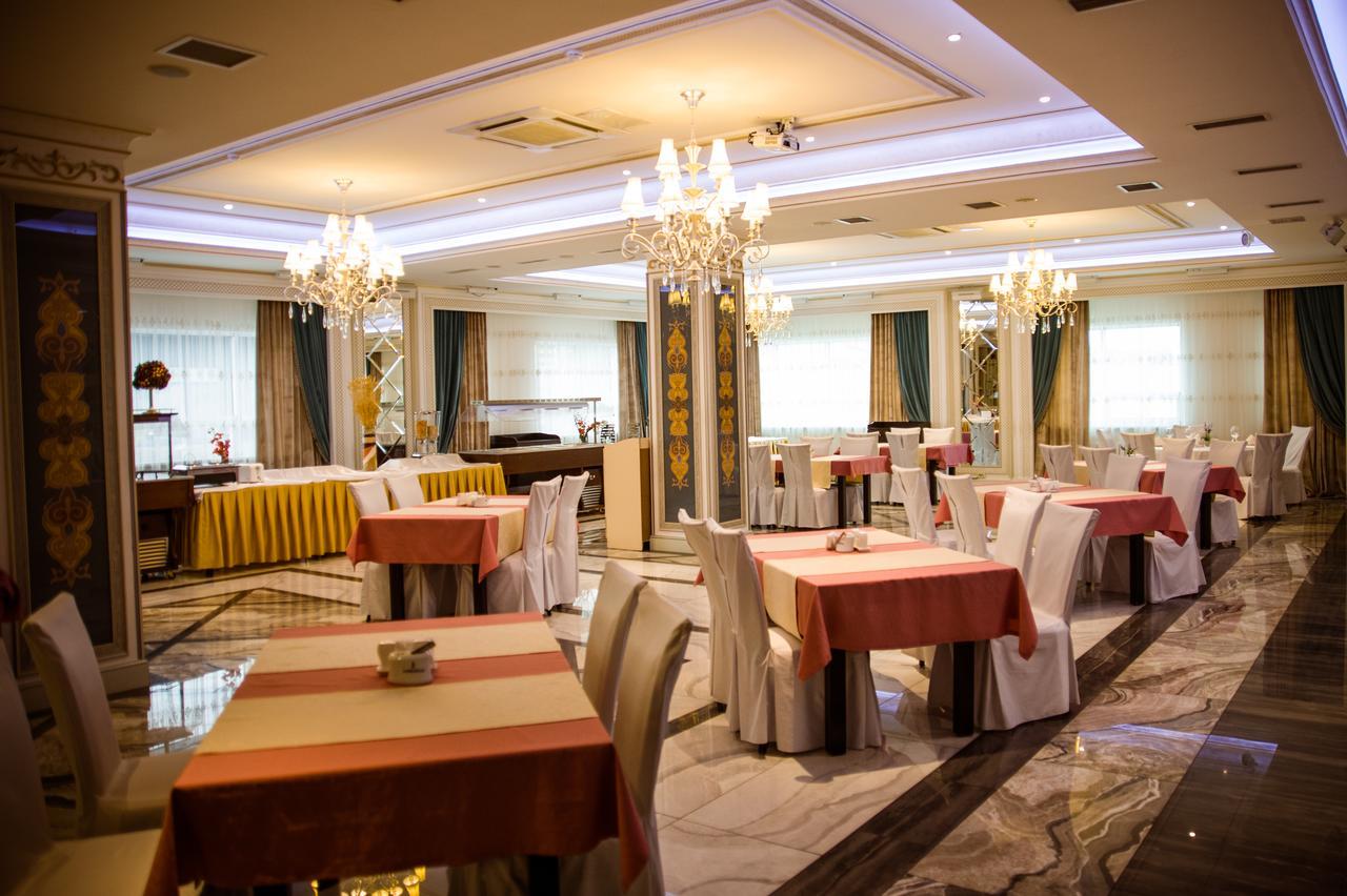 Jumbaktas Astana Hotel Екстер'єр фото